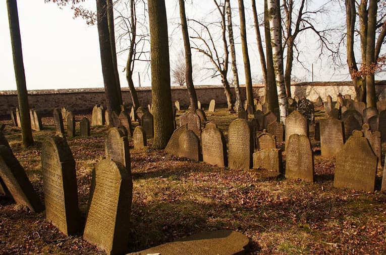 Žid. hřbitov
