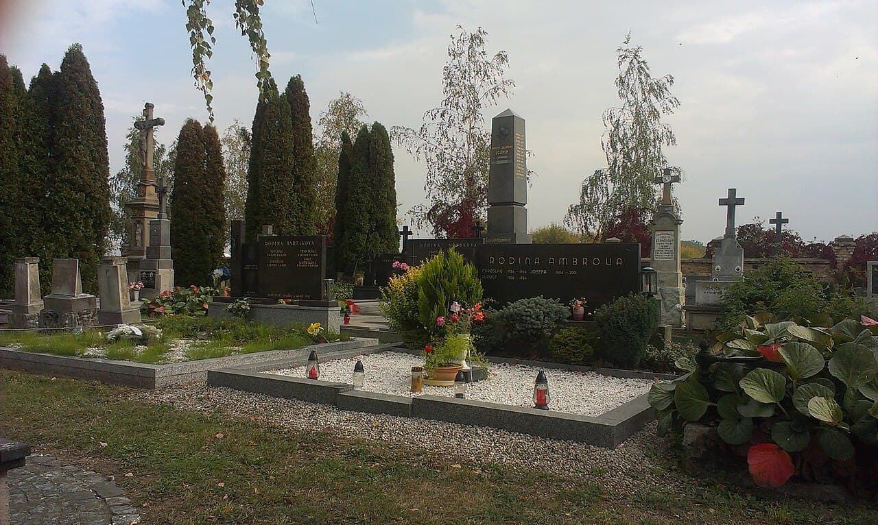 Hřbitov Bílany