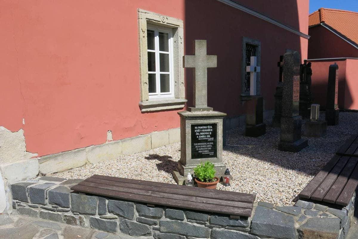Hřbitov Kravaře